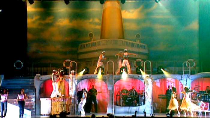 KYLIE MINOGUE 'LOVE BOAT' LIVE IN SIDNEY