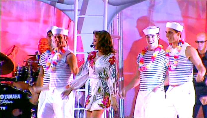 KYLIE MINOGUE 'LOVE BOAT' LIVE IN SIDNEY